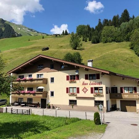 Pension&Ferienwohnungen Haus Edelweiß Holzgau Exterior foto