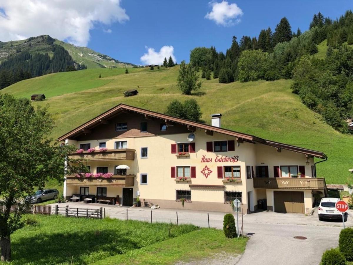 Pension&Ferienwohnungen Haus Edelweiß Holzgau Exterior foto